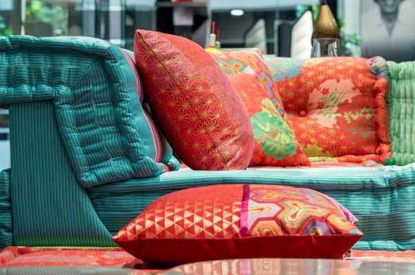 How Industrial Sewing Machines Are Used to Make Upholstery Products