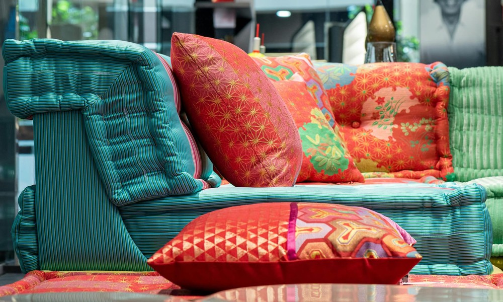 How Industrial Sewing Machines Are Used to Make Upholstery Products